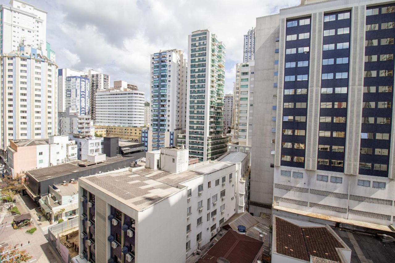 CLR81 - Calçadão, 1 Dormitório Climatizado, 70 Metros da Areia da Praia, Garagem, Wi-Fi Balneario Camboriu Exterior foto